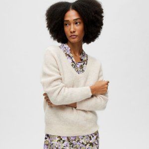 Umbra Wool & Mohair-Blend Knit V-Neck Sweater In Oatmeal